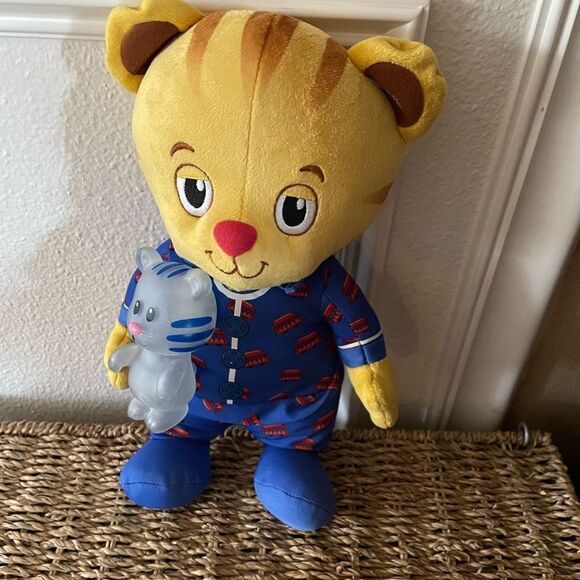 Daniel Tiger’s Neighborhood Glow Talking Nighttime Plush - Picture 8 of 9